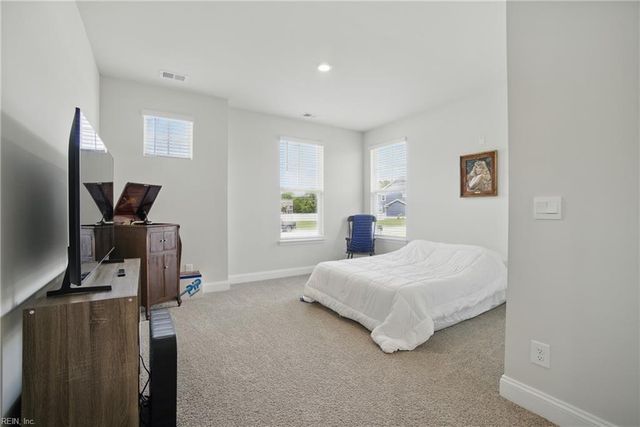 4315 Edgewater LN, Suffolk, VA 23435