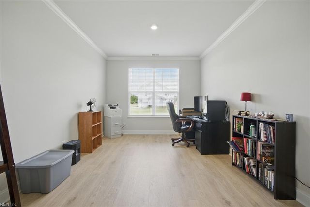 4315 Edgewater LN, Suffolk, VA 23435