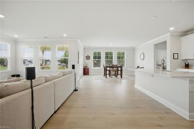 4315 Edgewater LN, Suffolk, VA 23435