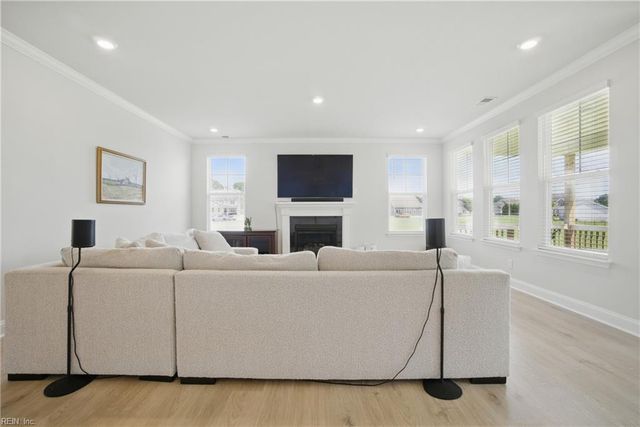 4315 Edgewater LN, Suffolk, VA 23435