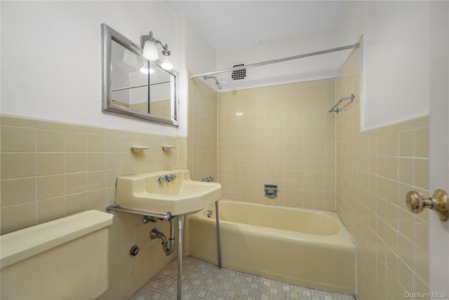 4 Salisbury Point 4A, Nyack, NY 10960