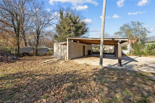 104 Howard Street, Thomasville, NC 27360