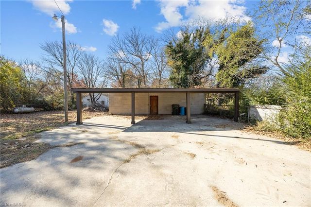 104 Howard Street, Thomasville, NC 27360