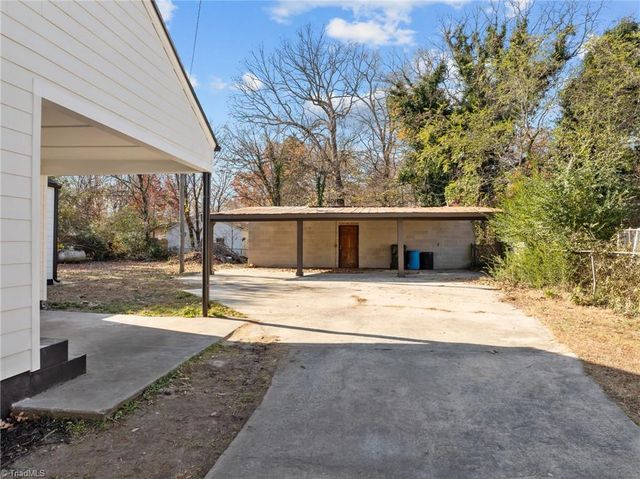 104 Howard Street, Thomasville, NC 27360