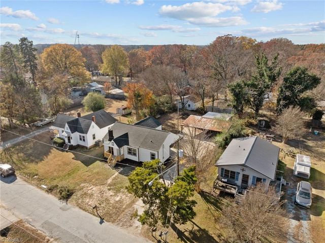 104 Howard Street, Thomasville, NC 27360