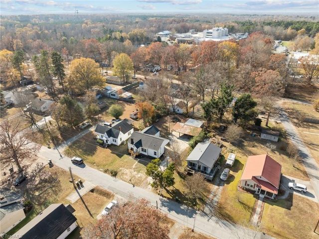 104 Howard Street, Thomasville, NC 27360