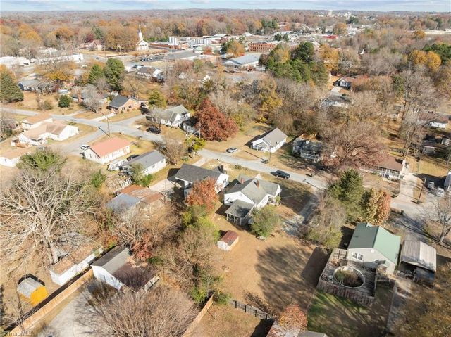 104 Howard Street, Thomasville, NC 27360