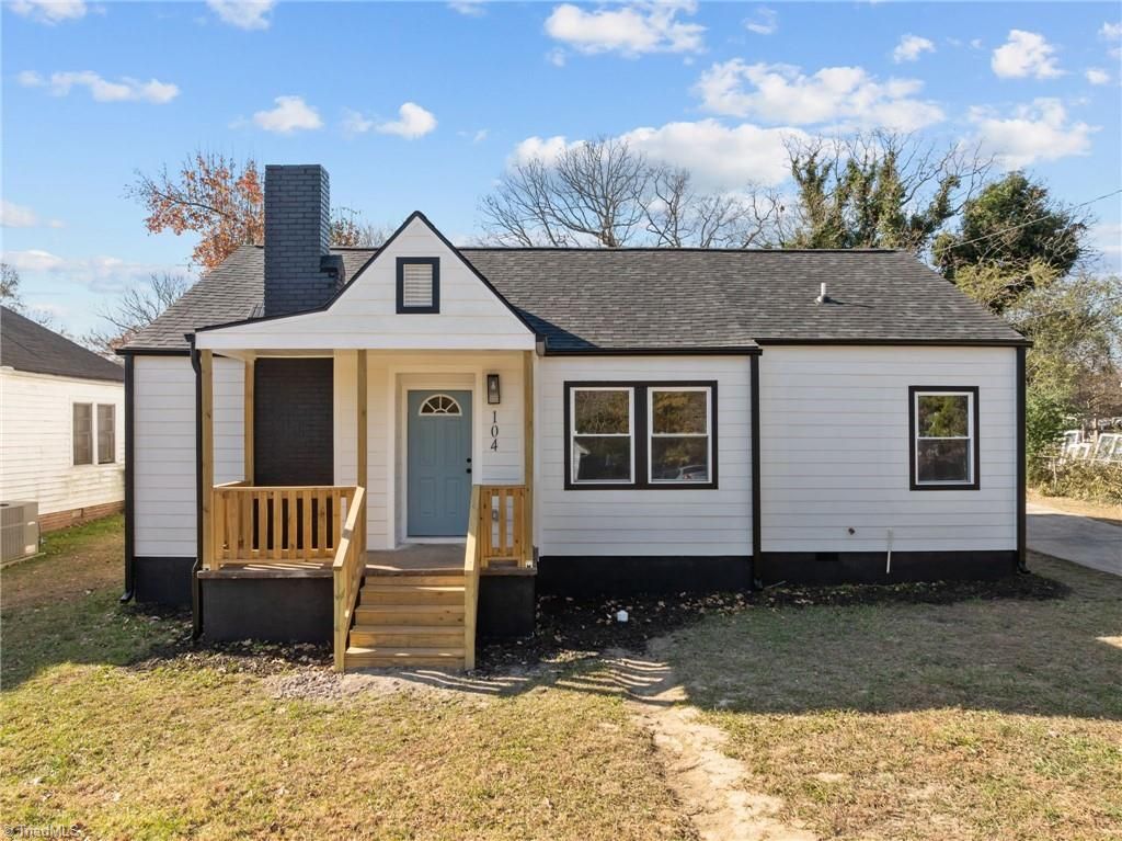 104 Howard Street, Thomasville, NC 27360