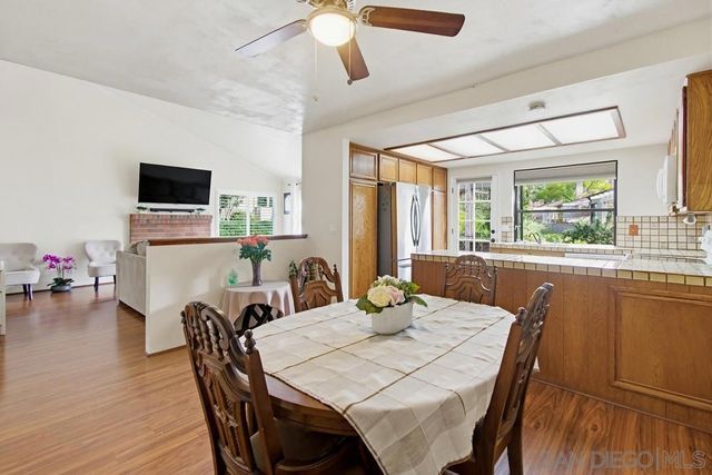 5571 Adobe Falls Rd D, San Diego, CA 92120