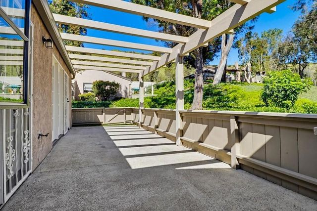 5571 Adobe Falls Rd D, San Diego, CA 92120