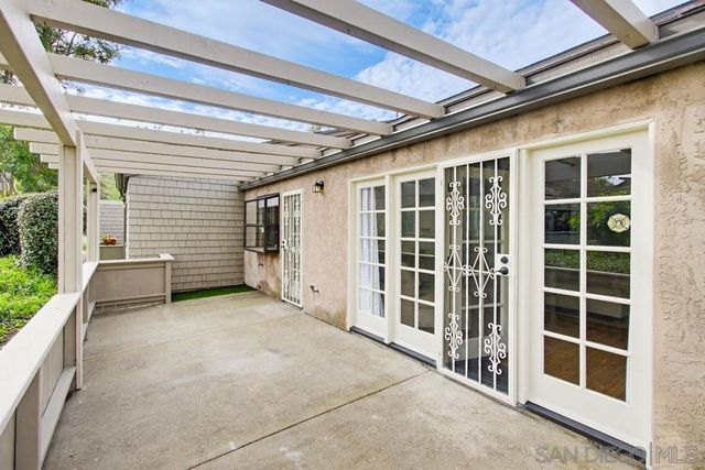 5571 Adobe Falls Rd D, San Diego, CA 92120