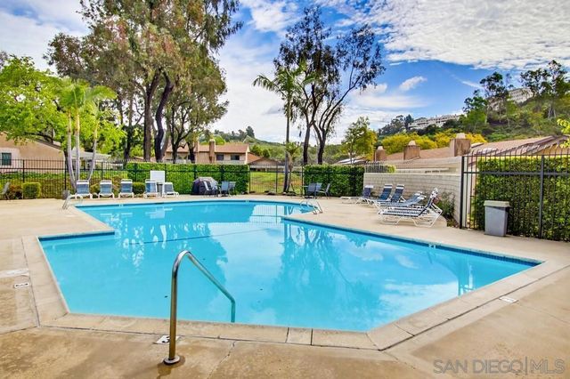 5571 Adobe Falls Rd D, San Diego, CA 92120