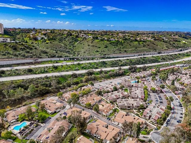 5571 Adobe Falls Rd D, San Diego, CA 92120