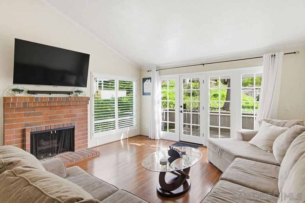 5571 Adobe Falls Rd D, San Diego, CA 92120