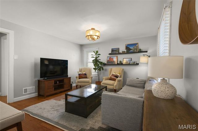 7062 Winona Avenue, St Louis, MO 63109