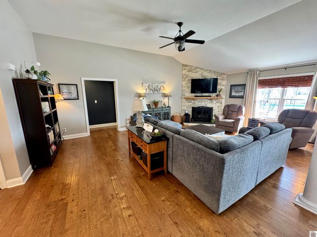 7020 Dana Drive, West Paducah, KY 42086