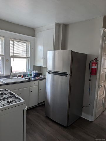 52 Lake Avenue 1, Middletown, NY 10940