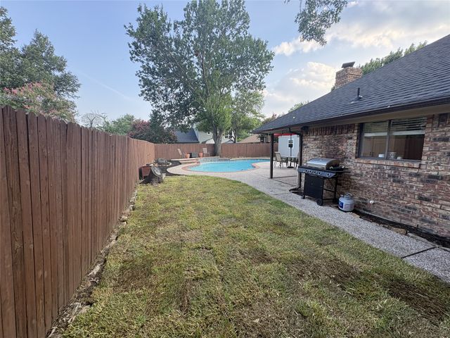4208 Hemlock Street, Fort Worth, TX 76137
