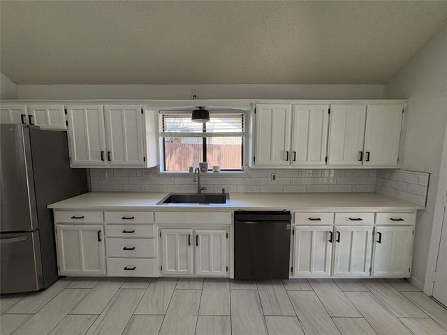 4208 Hemlock Street, Fort Worth, TX 76137