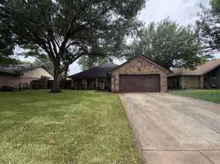 4208 Hemlock Street, Fort Worth, TX 76137