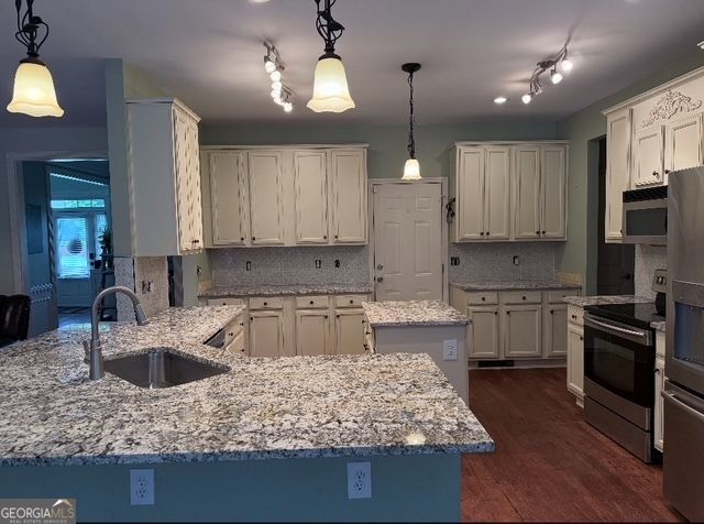 128 Feather Lane, Jackson, GA 30233