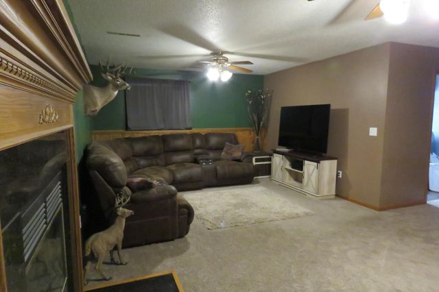 2922 23rd Avenue S, Fargo, ND 58103