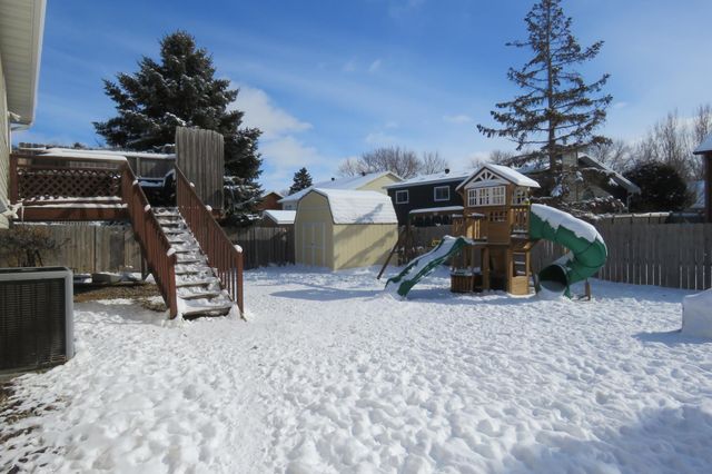 2922 23rd Avenue S, Fargo, ND 58103