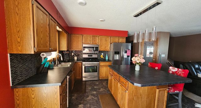 2922 23rd Avenue S, Fargo, ND 58103