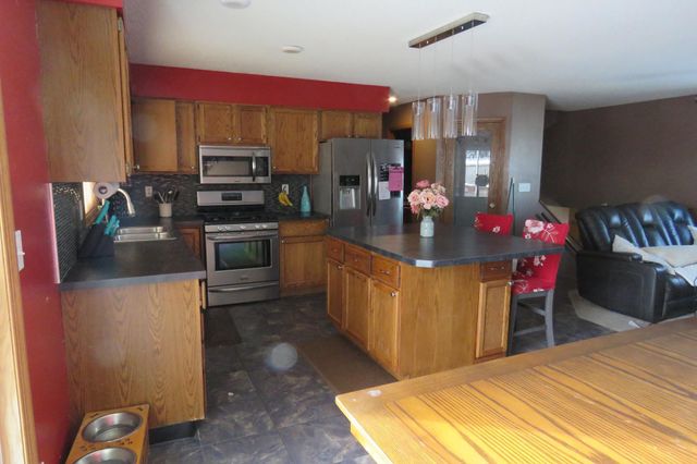 2922 23rd Avenue S, Fargo, ND 58103