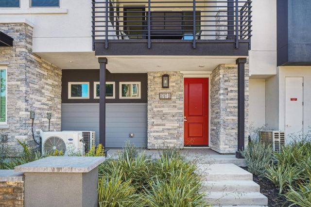 5767 Iron Horse Parkway B, Dublin, CA 94568