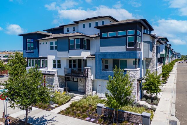 5767 Iron Horse Parkway B, Dublin, CA 94568