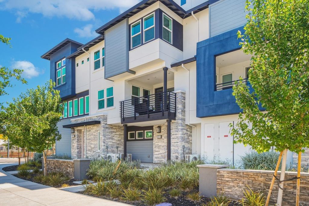 5767 Iron Horse Parkway B, Dublin, CA 94568