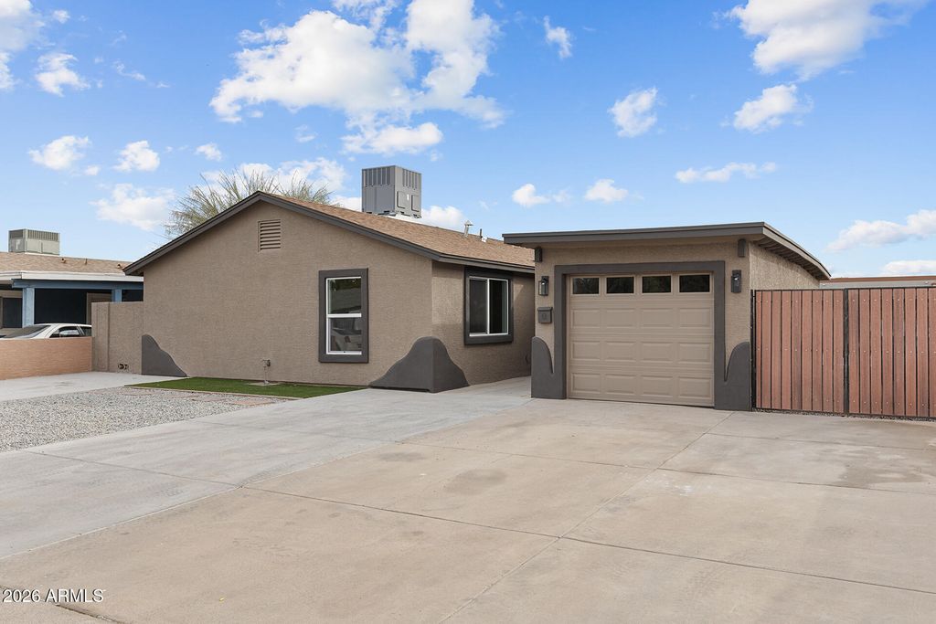 4331 N 70TH Avenue, Phoenix, AZ 85033