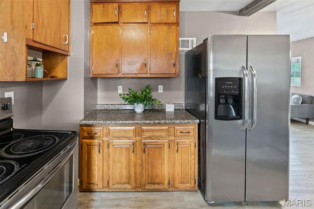 2405 Woodcrest Drive, Alton, IL 62002