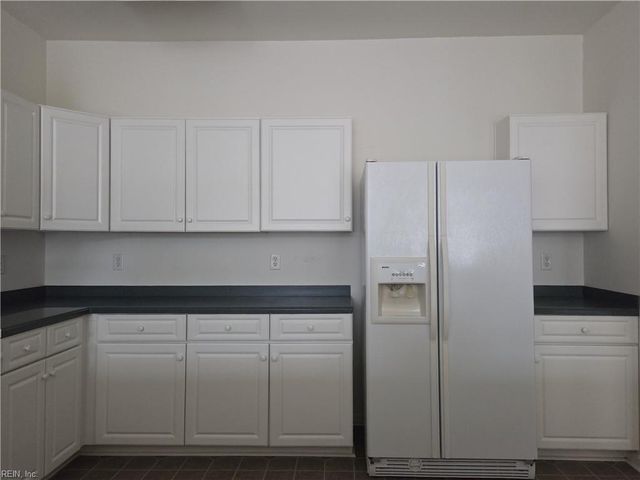 125 Lands End LN, Carrollton, VA 23314