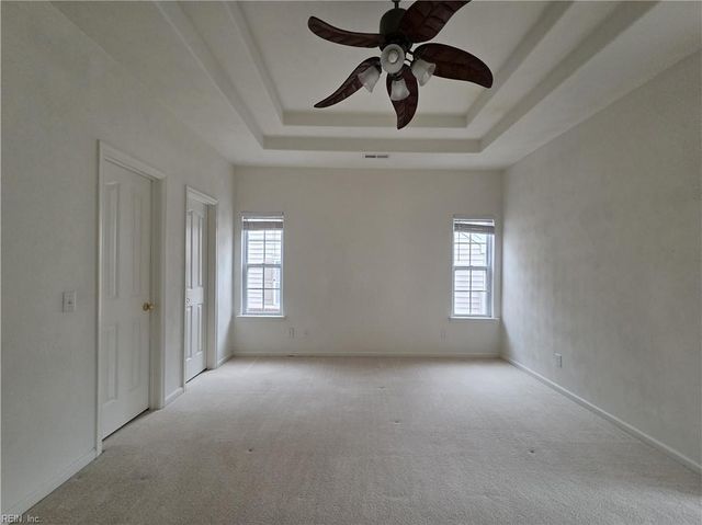 125 Lands End LN, Carrollton, VA 23314