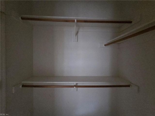 125 Lands End LN, Carrollton, VA 23314