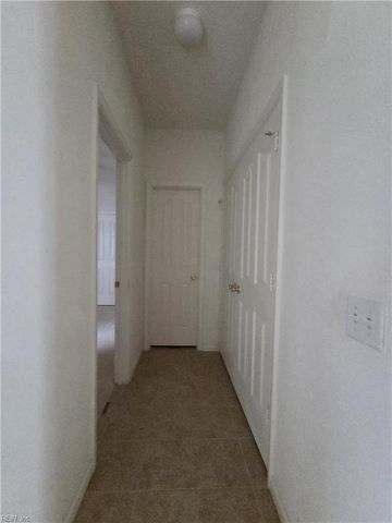 125 Lands End LN, Carrollton, VA 23314