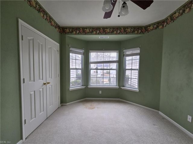 125 Lands End LN, Carrollton, VA 23314