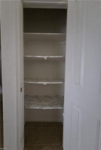 125 Lands End LN, Carrollton, VA 23314