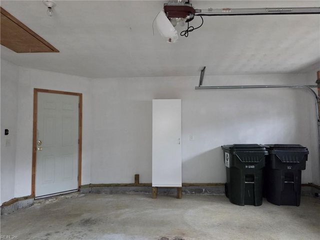 125 Lands End LN, Carrollton, VA 23314