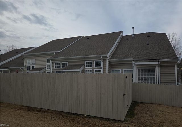 125 Lands End LN, Carrollton, VA 23314