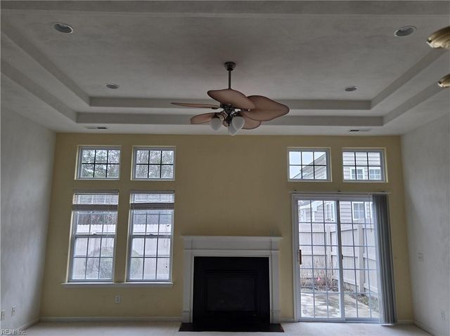 125 Lands End LN, Carrollton, VA 23314