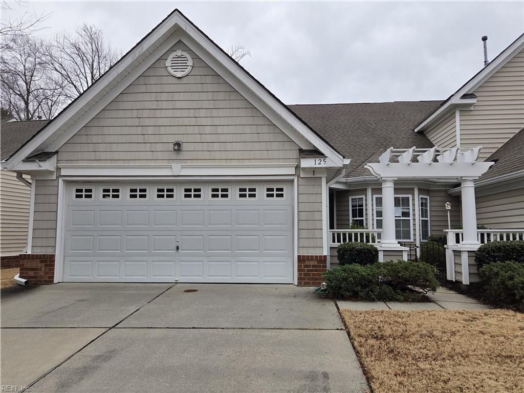 125 Lands End LN, Carrollton, VA 23314