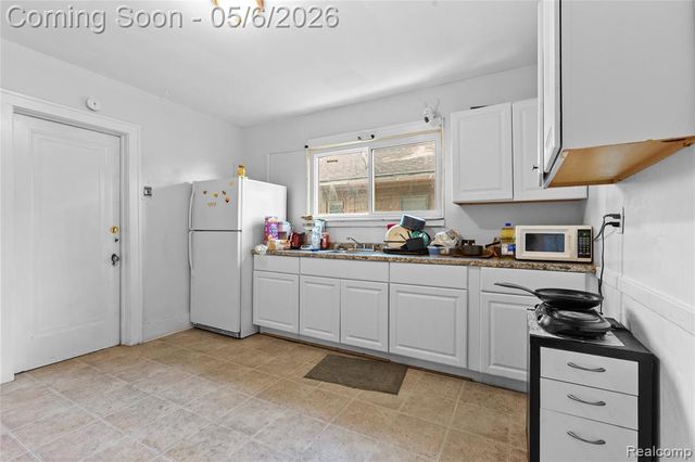 18720 Salem Street, Detroit, MI 48219
