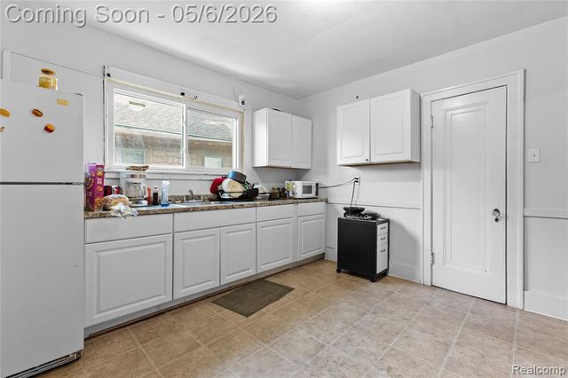 18720 Salem Street, Detroit, MI 48219
