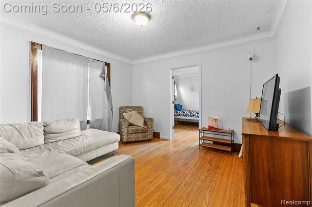 18720 Salem Street, Detroit, MI 48219