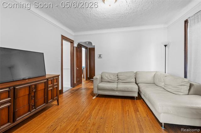18720 Salem Street, Detroit, MI 48219