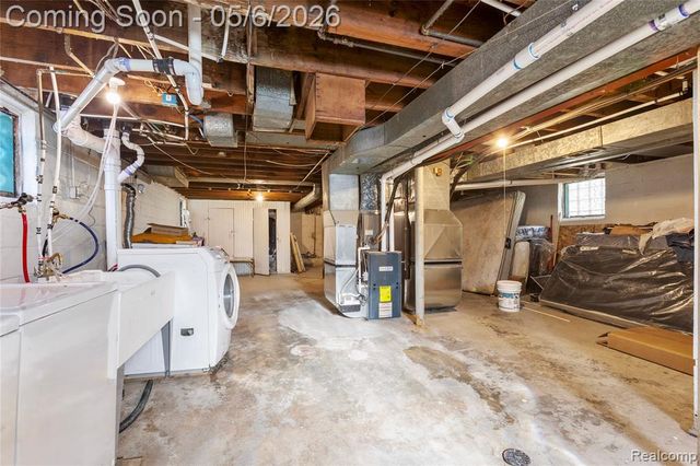 18720 Salem Street, Detroit, MI 48219