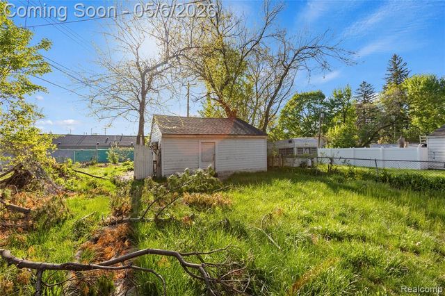 18720 Salem Street, Detroit, MI 48219